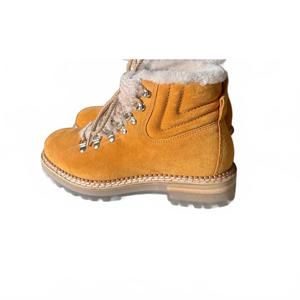 NEW MONTELLIANA women's camelia shear boot in segale